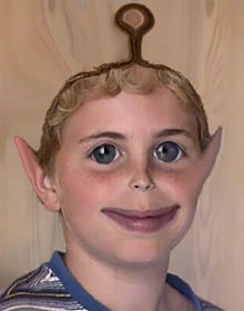 Samy! Sollten Sie den Gesuchten sehen, bringen Sie bitte schnellstens alle Getr&auml;nke au&szlig;er Reichweite. Er ist n&auml;mlich nicht f&auml;hig auch nur einen Schluck zu trinken, ohne dabei zu kichern und alles zuversch&uuml;tten!