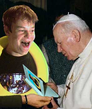 DJ Klobrille bei seiner Papstaudienz . (Nach unzähligen Anfragen des Papstes zeigte sich DJ Klobrille barmherzig und gewährte ihm eine Audienz.)