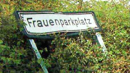 Parkplatz-Schild Frauenparkplatz