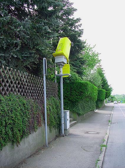 Radarfalle im Mülleimer